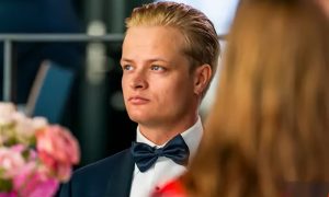 Ο αδίσταχτος γιος της πριγκίπισσας Μέτε Μάριτ – Σοκάρουν οι μαρτυρίες, «με χτύπησε και με έριξε πάνω στον τοίχο»