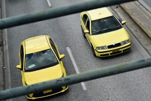 Θεσσαλονίκη: Συνελήφθη ταξιτζής που οδηγούσε χωρίς δίπλωμα