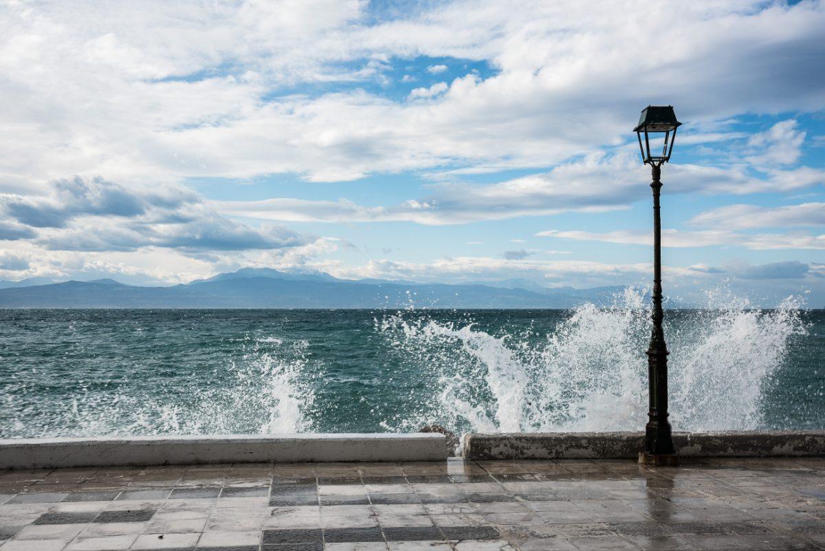 Καλός καιρός την Πέμπτη – Εξασθενούν οι άνεμοι, ανεβαίνει λίγο η θερμοκρασία