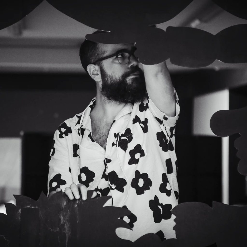 Άρης Ασπρούλης: «Η αποσιώπηση είναι μια αόρατη, αλλά πολύ σκληρή μορφή εξουσίας»