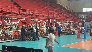 Βόλεϊ: Προσαγωγές φιλάθλων που κρατούσαν Παλαιστινιακές σημαίες στο Ελλάδα – Ισραήλ