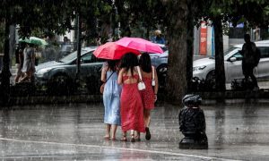 Αλλάζει το σκηνικό του καιρού από αύριο Κυριακή – Σε ποιες περιοχές θα βρέξει