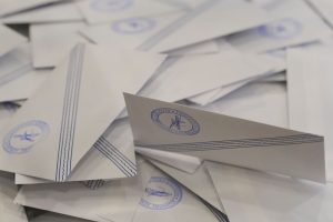 Δημοσκόπηση Pulse: Στο 29,5% η ΝΔ, ΕΛΑΣ στο 15,5% – Σκληρή μάχη ΠΑΣΟΚ, Καρυστιανού για την τρίτη θέση
