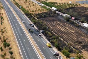 Τραγωδία στην Εγνατία Οδό: Στο μισό χιλιόμετρο από τα διόδια είχαν σταματήσει τα δυο Ι.Χ. στα οποία έπεσε το φορτηγό