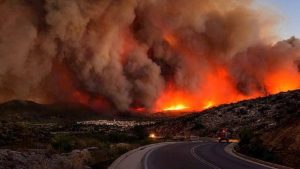 Συναγερμός για φωτιές: «Κόκκινος» ο χάρτης – Ακραίος κίνδυνος σε Αττική και 5 ακόμη περιοχές