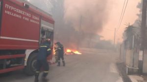 Ηράκλειο: Στις φλόγες παραδόθηκε αποθήκη με τρόφιμα και χαρτικά είδη – Μεγάλη κινητοποίηση από την Πυροσβεστική