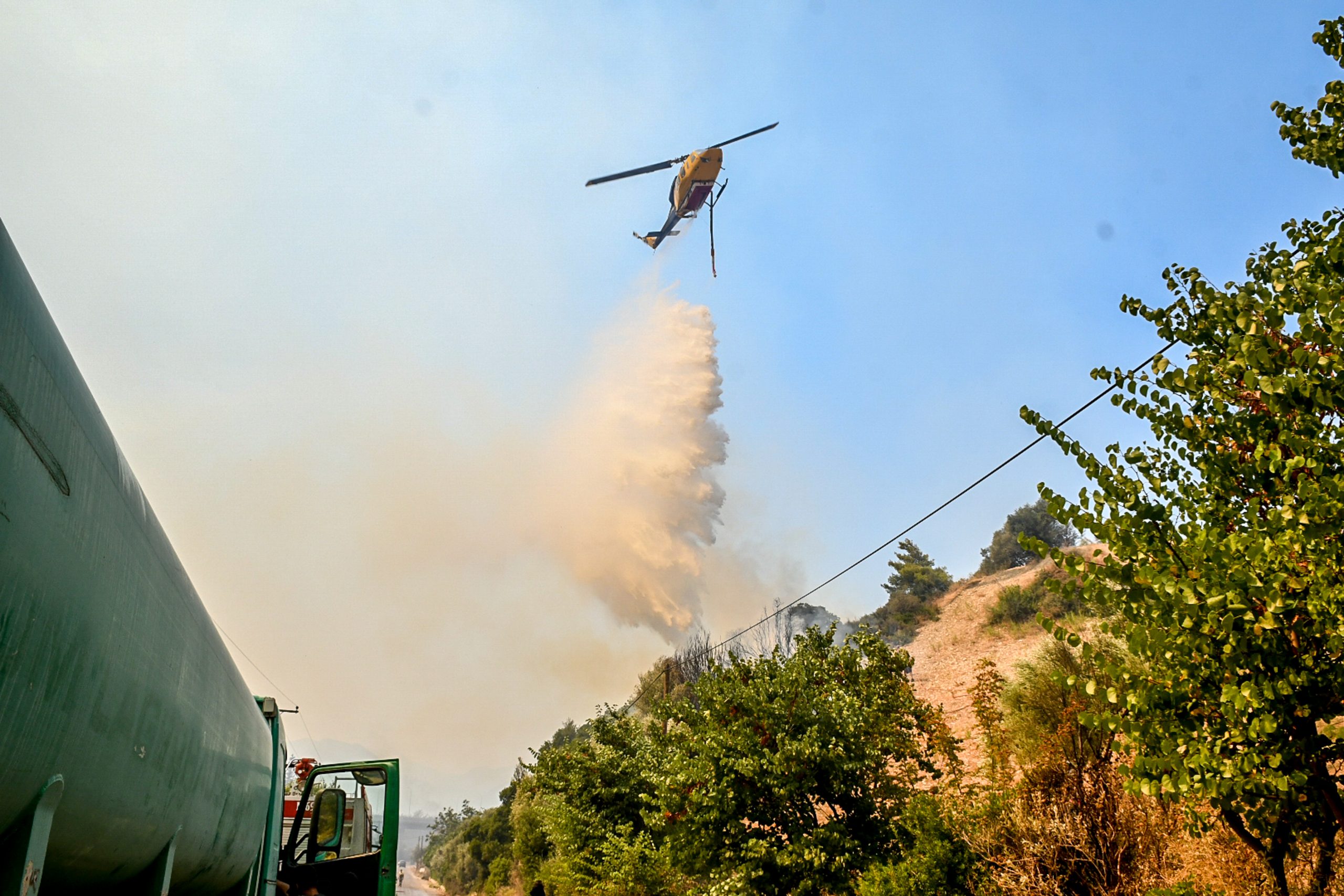 Φωτιά στην Πάτρα: Εκκενώνεται το Καραμανδάνειο νοσοκομείο και ένας οίκος ευγηρίας