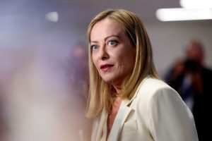 Μια κομβική δίοδος, ένα ηθικό καθήκον