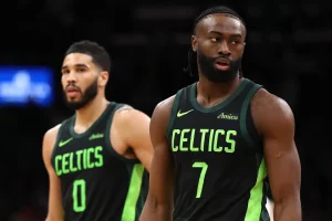 Τζέιλεν Μπράουν: «Χειροπέδες» στον πατέρα του – Μαχαίρωσε προπονητή!