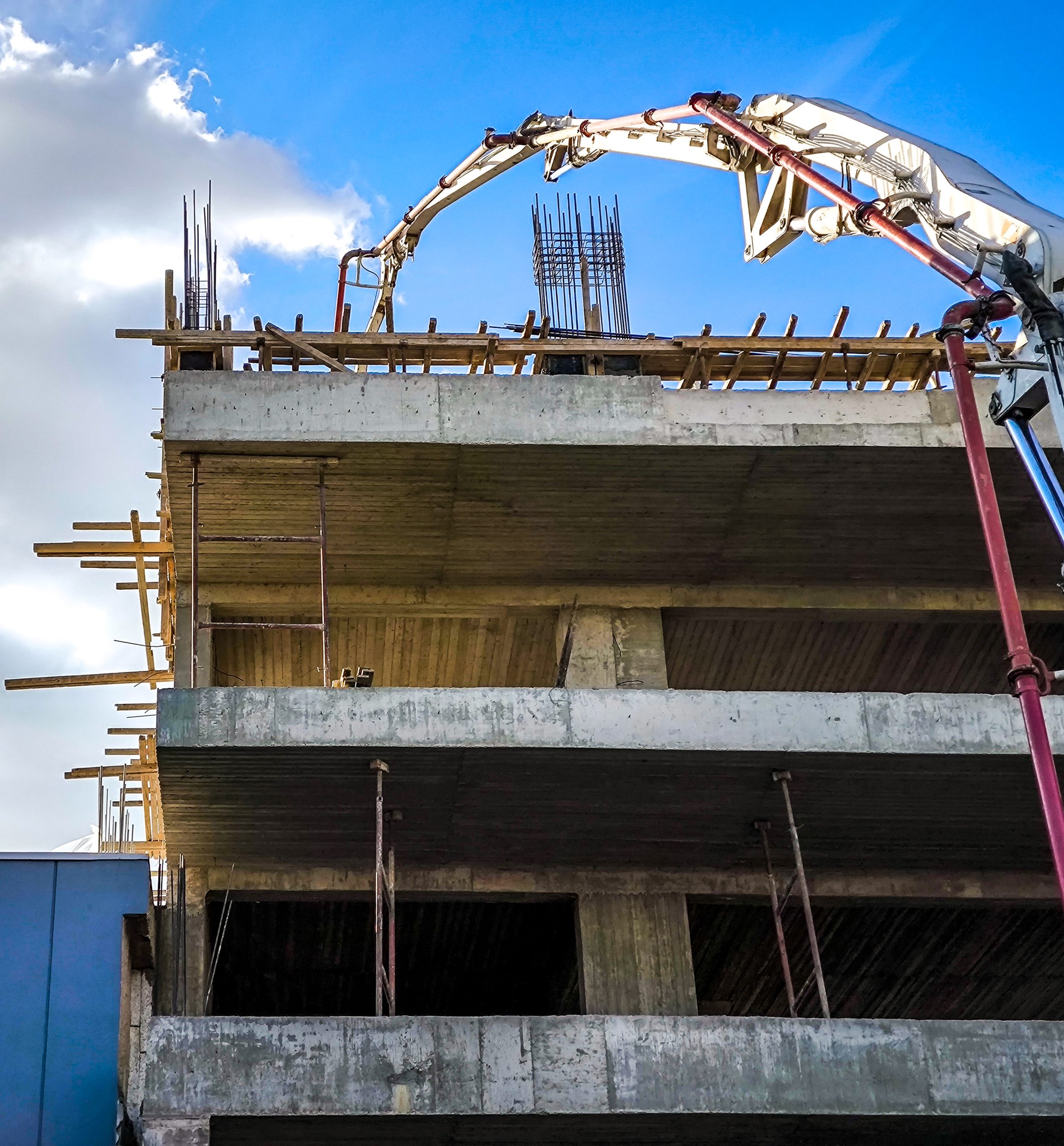 Σερβία: Άνοιξε ο δρόμος για τους ουρανοξύστες του γαμπρού του Ντόναλντ Τραμπ στον χώρο του βομβαρδισμένου από το ΝΑΤΟ κτηρίου του ΓΕΣ