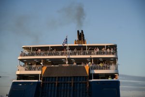 Βλάβη στον καταπέλτη πλοίου που εκτελούσε το δρομολόγιο από Αμοργό για Νάξο-Πάρο-Πειραιά