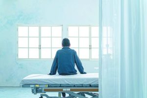 Ακούσια νοσηλεία: Τα όρια, οι στρεβλώσεις και το κοινωνικό στίγμα