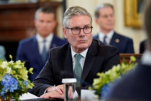 Στάρμερ: Το BBC πρέπει «να βάλει σε τάξη τα του οίκου του»