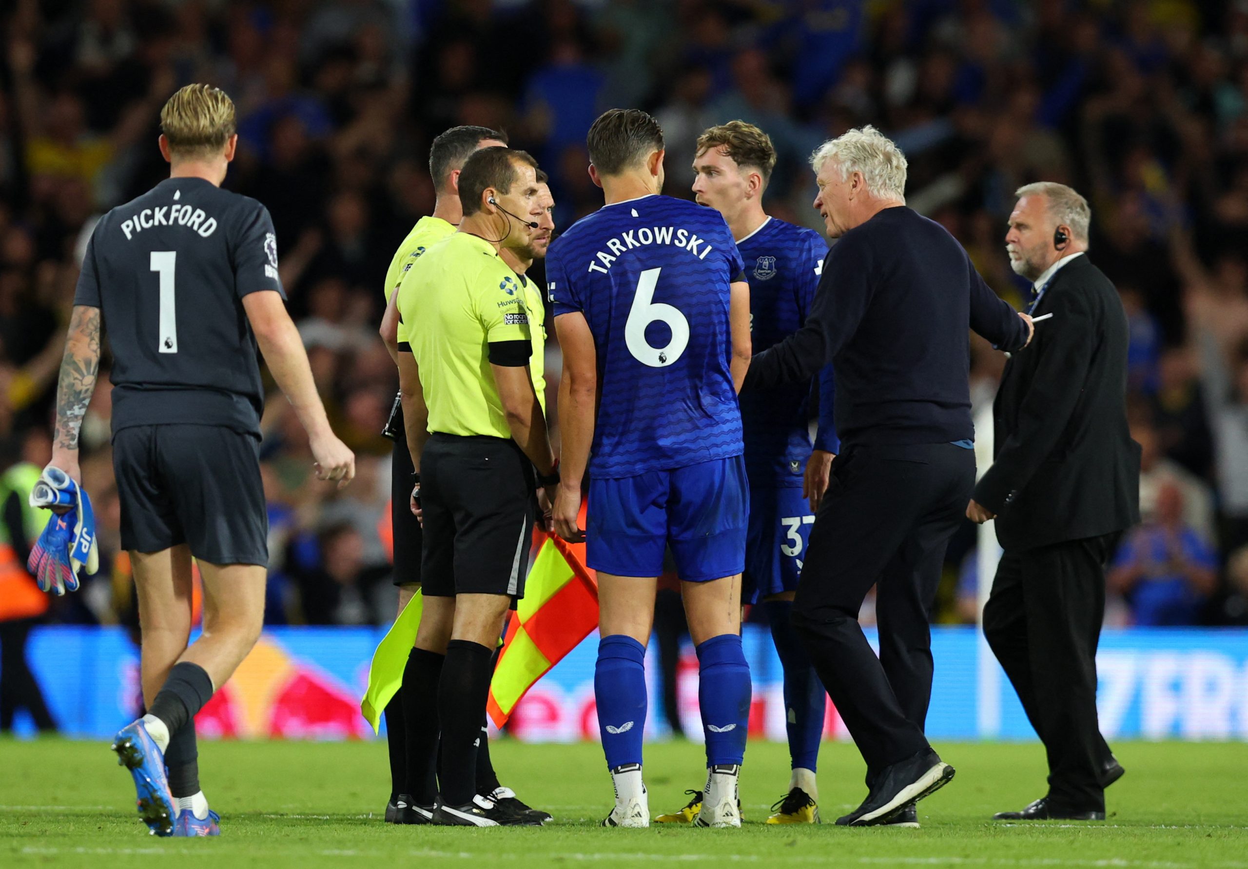 Premier League: Το καλύτερο πρωτάθλημα του κόσμου, με την πιο... μέτρια διαιτησία