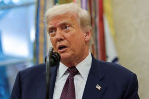 Λευκός Οίκος: O Τραμπ συνεχίζει να εργάζεται για μια συνάντηση Πούτιν – Ζελένσκι