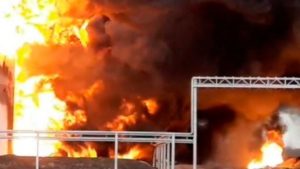 Ουκρανικά drones έπληξαν ρωσικές πετρελαϊκές δεξαμενές