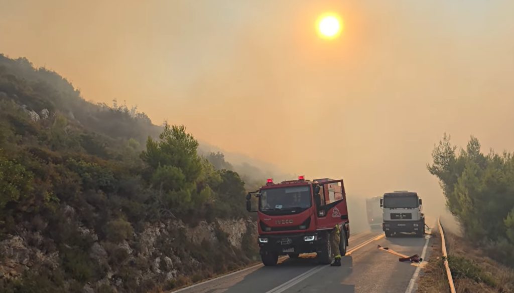 Ανεξέλεγκτη η φωτιά στη Ζάκυνθο: Μπαράζ 112 – Μάχη με τις φλόγες σε Άρτα, Βόνιτσα, Πρέβεζα και Κεφαλονιά