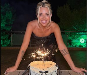 Ζόζεφιν: Θλίψη για την τραγουδίστρια – Πνίγηκε η γιαγιά της σε παραλία της Βραυρώνας