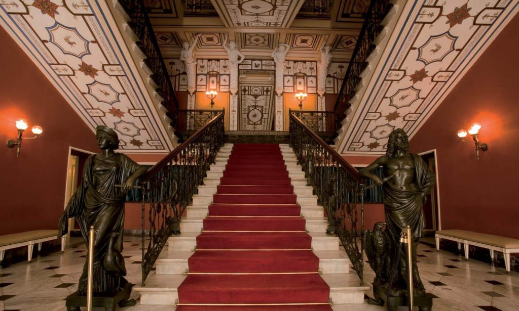 Η Ελλάδα των βασιλιάδων: Ανάκτορα, βίλες και τα θερινά καταφύγια της αριστοκρατίας