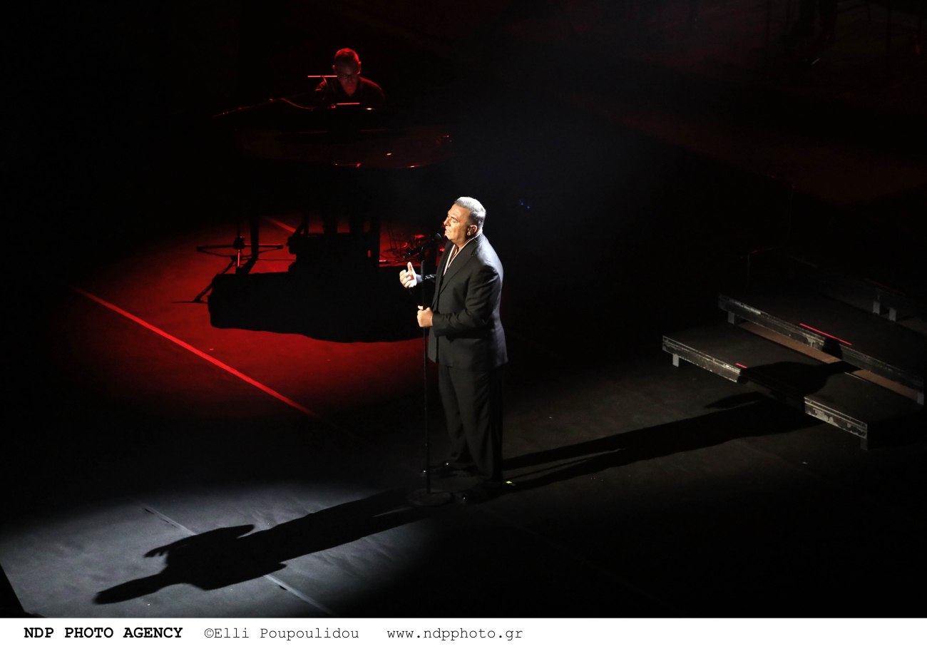 &Alpha;&nu;&tau;ώ&nu;&eta;&sigmaf; &Rho;έ&mu;&omicron;&sigmaf;: &Eta; 10&chi;&rho;&omicron;&nu;&eta; &kappa;ό&rho;&eta; &tau;&omicron;&upsilon; &Epsilon;&lambda;έ&nu;&eta; &alpha;&nu;έ&beta;&eta;&kappa;&epsilon; &sigma;&tau;&eta; &sigma;&kappa;&eta;&nu;ή - &Eta; &sigma;&upsilon;&gamma;&kappa;&iota;&nu;&eta;&tau;&iota;&kappa;ή &alpha;&phi;&iota;έ&rho;&omega;&sigma;&eta; (video)