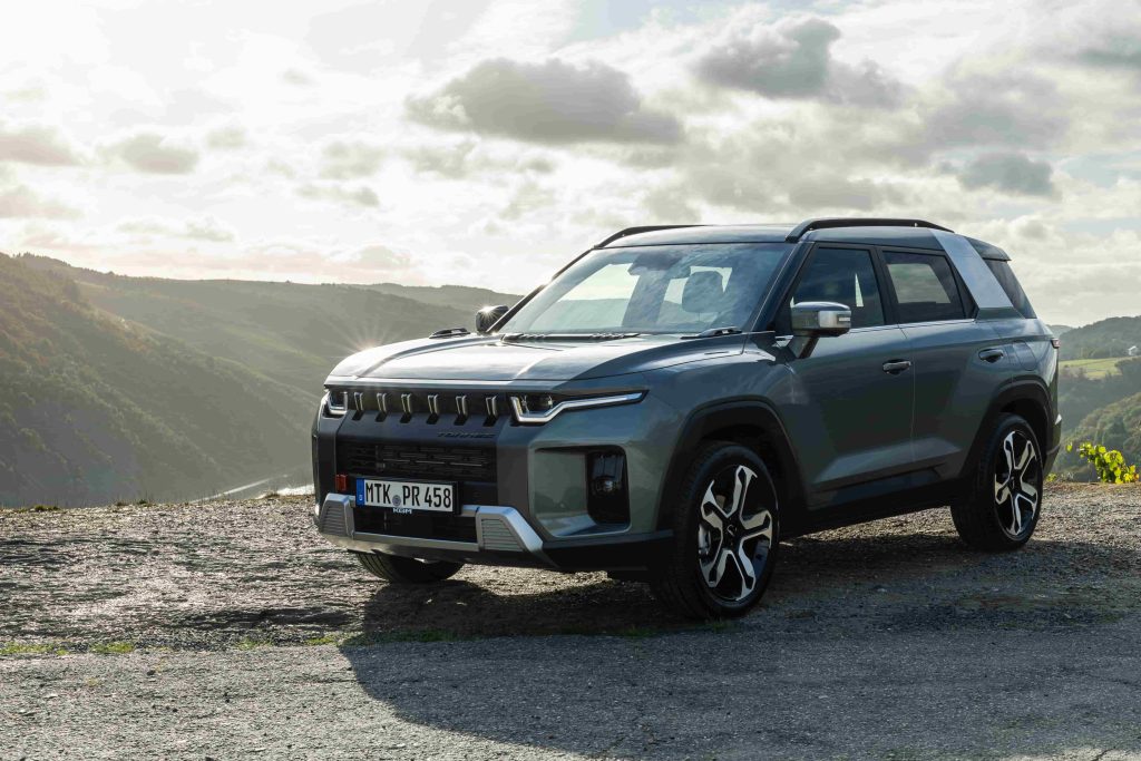 Το Torres Hybrid είναι το νέο SUV της KGM