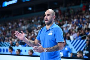 Ο Σπανούλης «πνίγηκε» στις αγκαλιές των Παπαλουκά, Διαμαντίδη και Τσαρτσαρή