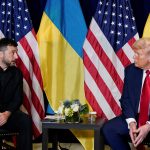 FT: Οι ΗΠΑ διεξάγουν μυστικές συνομιλίες με τη Ρωσία και την Ουκρανία στο Άμπου Ντάμπι