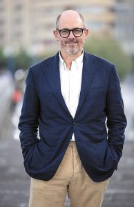 Από την Υδρα και τον Μπραντ Πιτ στα βιολιά Στραντιβάριους