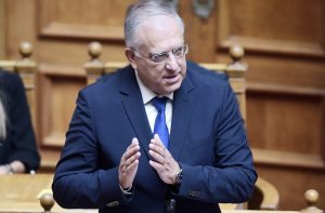 Θεοδωρικάκος: Kόφτης στις χρεώσεις τραπεζών – Εντός Μαΐου η διαβούλευση για το νομοσχέδιο