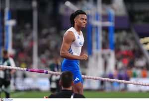 «Ασημένιος» ο Εμμανουήλ Καραλής στο Τόκιο – «Πέταξε» στα 6 μέτρα