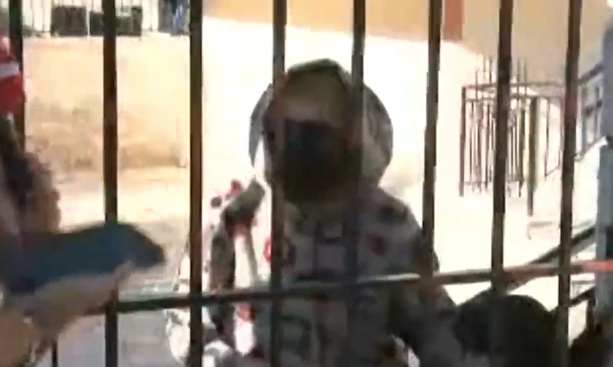 Εισαγγελέας στο σπίτι της 62χρονης που έθαψε τη μητέρα της - «Δεν θα απαντήσω σε τίποτα»