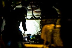 Συναγερμός για εκρηκτικό μηχανισμό στα Καλύβια: Ύποπτο αντικείμενο σε σακούλα κάτω από αυτοκίνητο