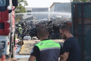 Υπό μερικό έλεγχο η φωτιά σε χώρο επιχείρησης στην περιοχή ΒΙ.ΠΕ της Μαγνησίας.