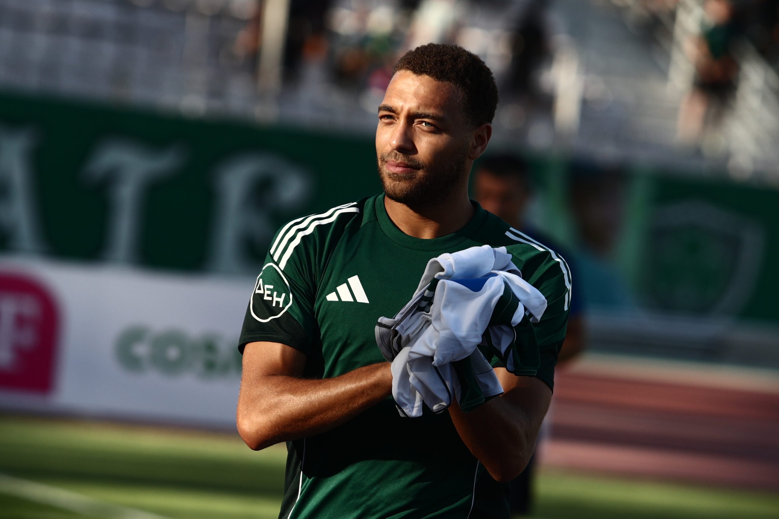 Αμφίβολος ο Ντέσερς για τον αγώνα με την Γκόου Αχέντ Ιγκλς