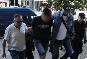 Θεσσαλονίκη: Απολογείται σήμερα ο 50χρονος αδερφοκτόνος – Κηδεύεται η 59χρονη