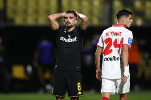 «Φρένο» για τον άστοχο Άρη, 1-1 με τον Πανσερραϊκό