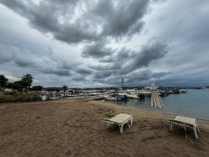 Νέα κακοκαιρία τύπου «Π» με ισχυρές βροχές: Πότε ξεκινά, οι «κόκκινες» περιοχές – Προειδοποίηση Κολυδά