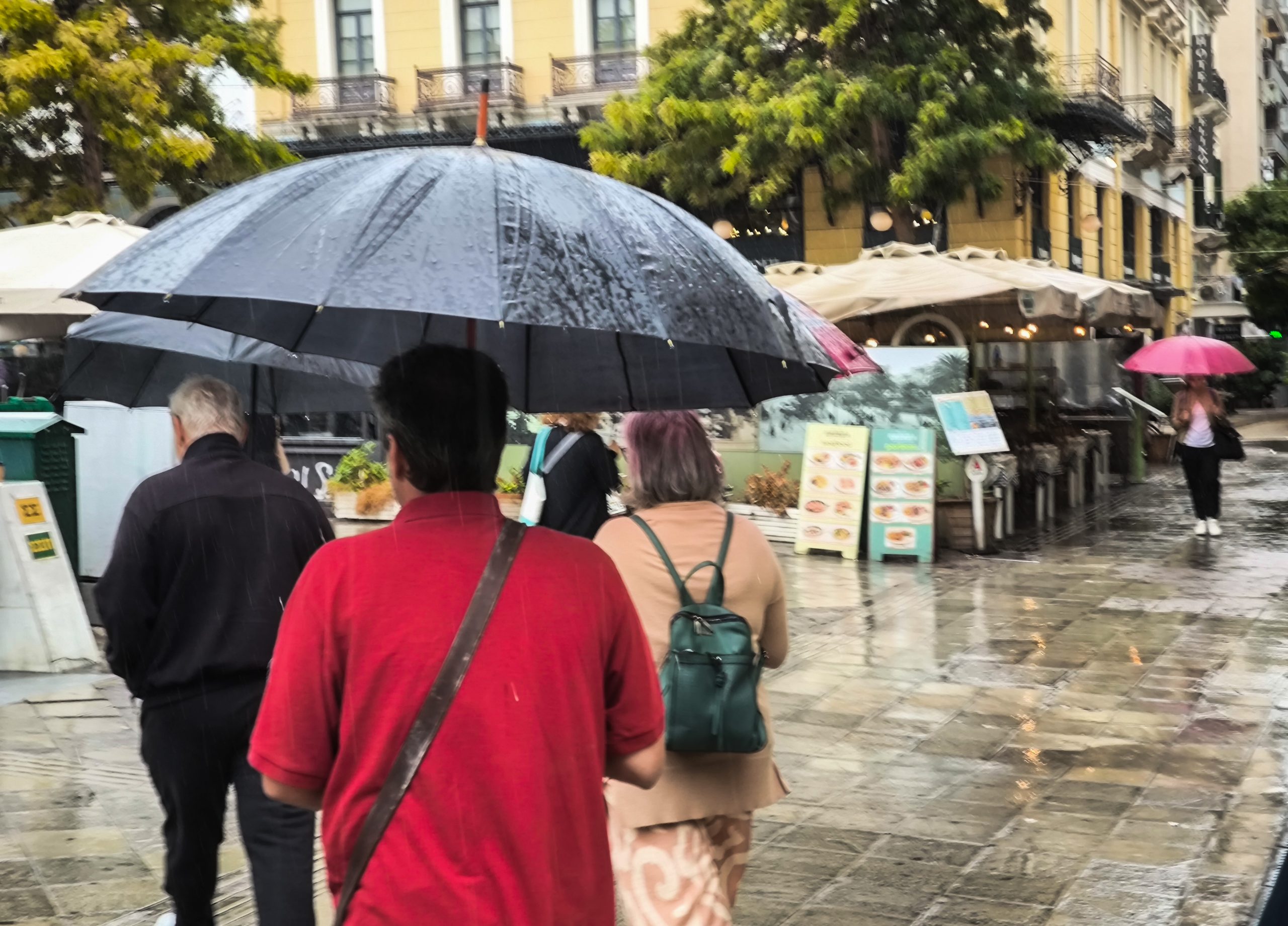 Καιρός: Συνεχίζονται οι βροχές την Τρίτη (30/9), πότε εξασθενούν - Πρόγνωση από την Ελίνα Καρέτσου