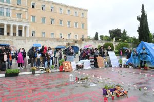 Τέμπη: Συνεχίζει για 15η μέρα την απεργία πείνας ο Πάνος Ρούτσι – Πλήθος κόσμου στο πλευρό του