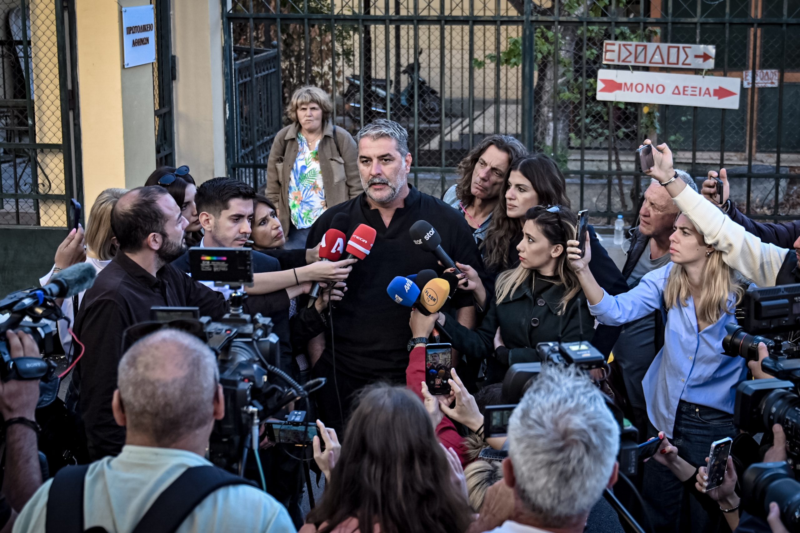 Βασίλης Μπισμπίκης: Πρόστιμο και αφαίρεση διπλώματος μετά το τροχαίο στη Φιλοθέη - Δείτε νέο βίντεο ντοκουμέντο