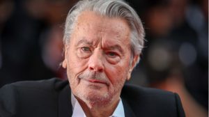 Ο μικρός γιος του Αλέν Ντελόν ζητά ακύρωση της τελευταίας διαθήκης: «Δεν ήταν σε θέση να αποφασίζει»