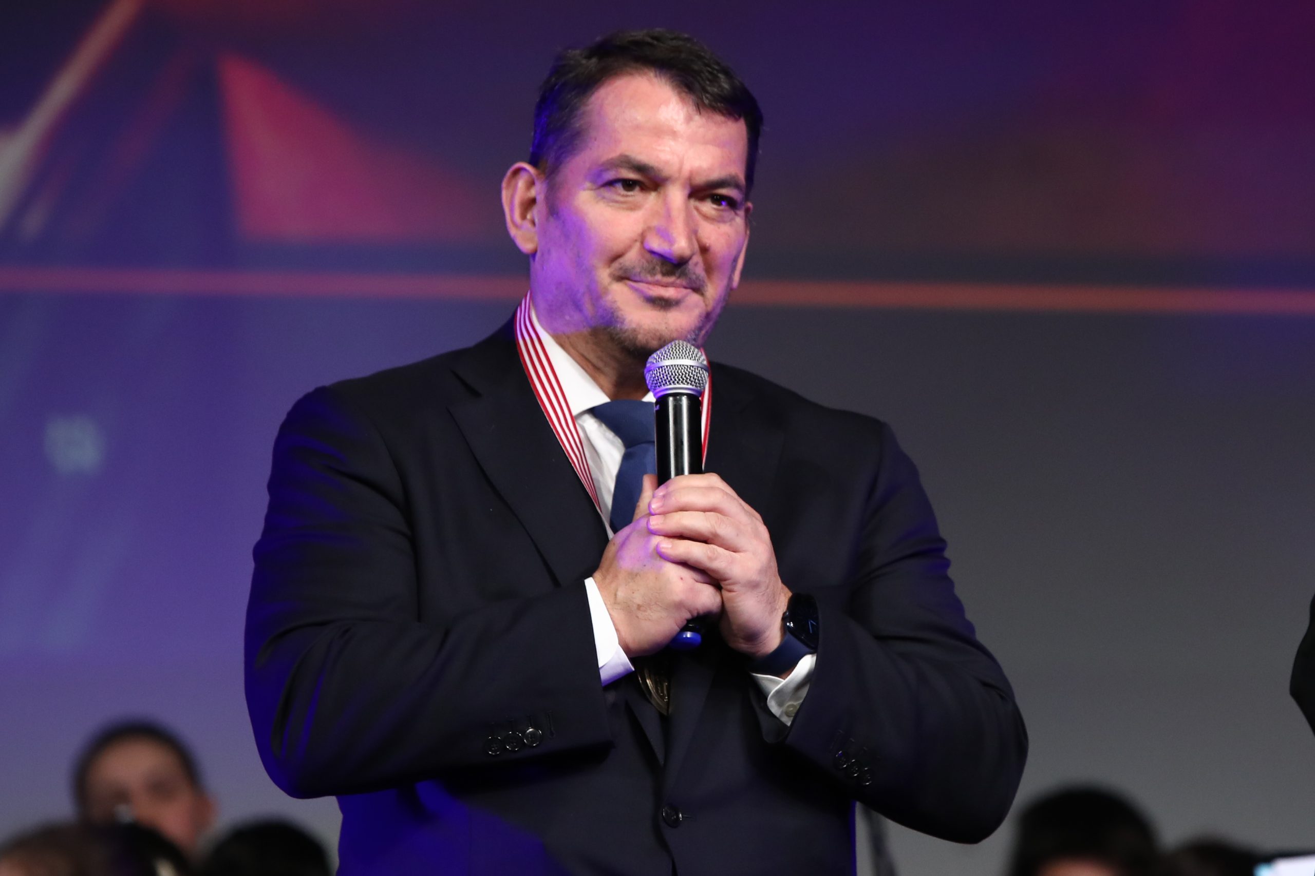 Η απάντηση του Πύρρου Δήμα για τη δημοπρασία της Ολυμπιακής δάδας - «Την έδωσα για καλό σκοπό, για τα παιδιά»