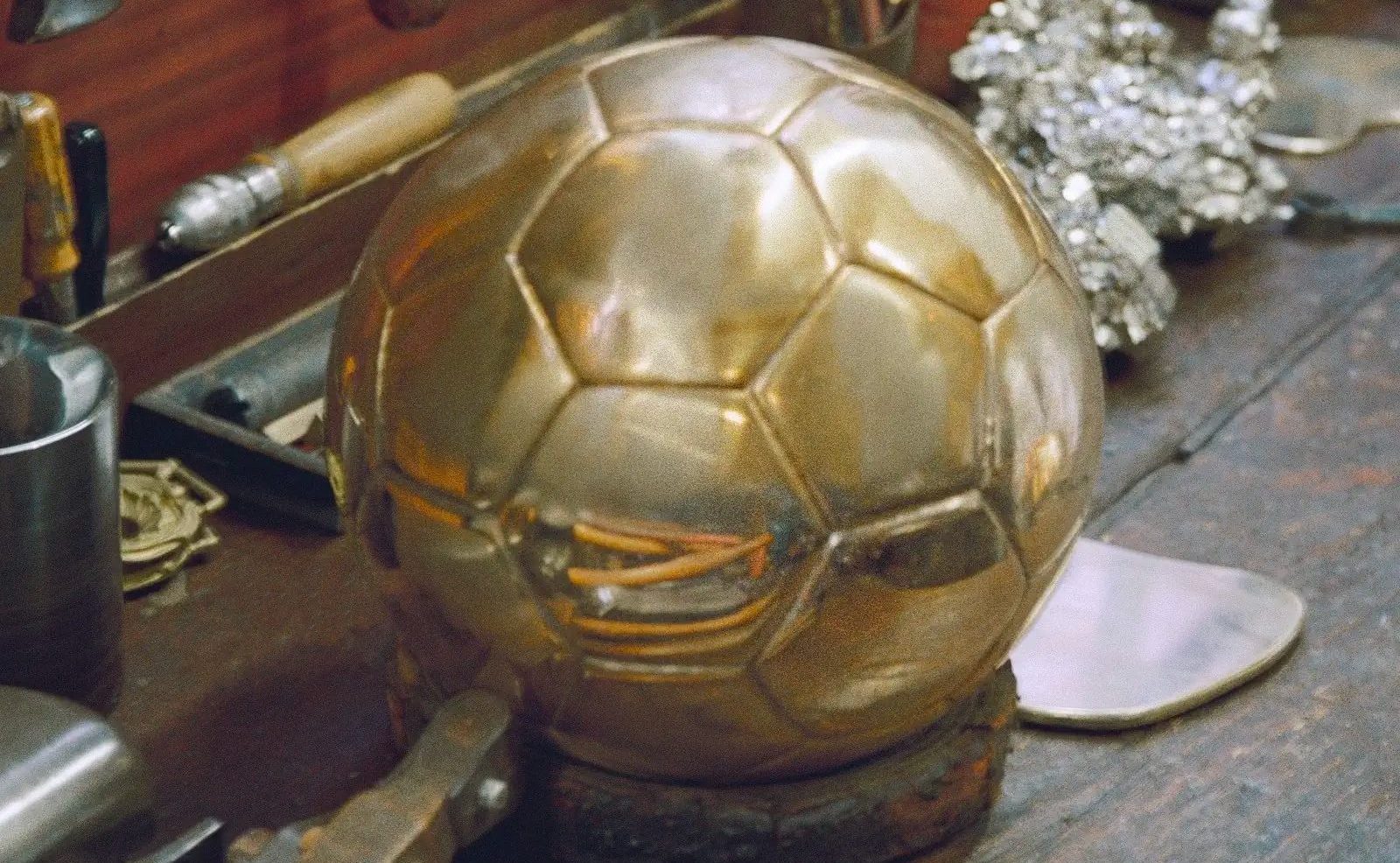 Τι ενώνει τον Ουσμάν Ντεμπελέ, τη Μαρία Αντουανέτα και τον Ράφα Ναδάλ