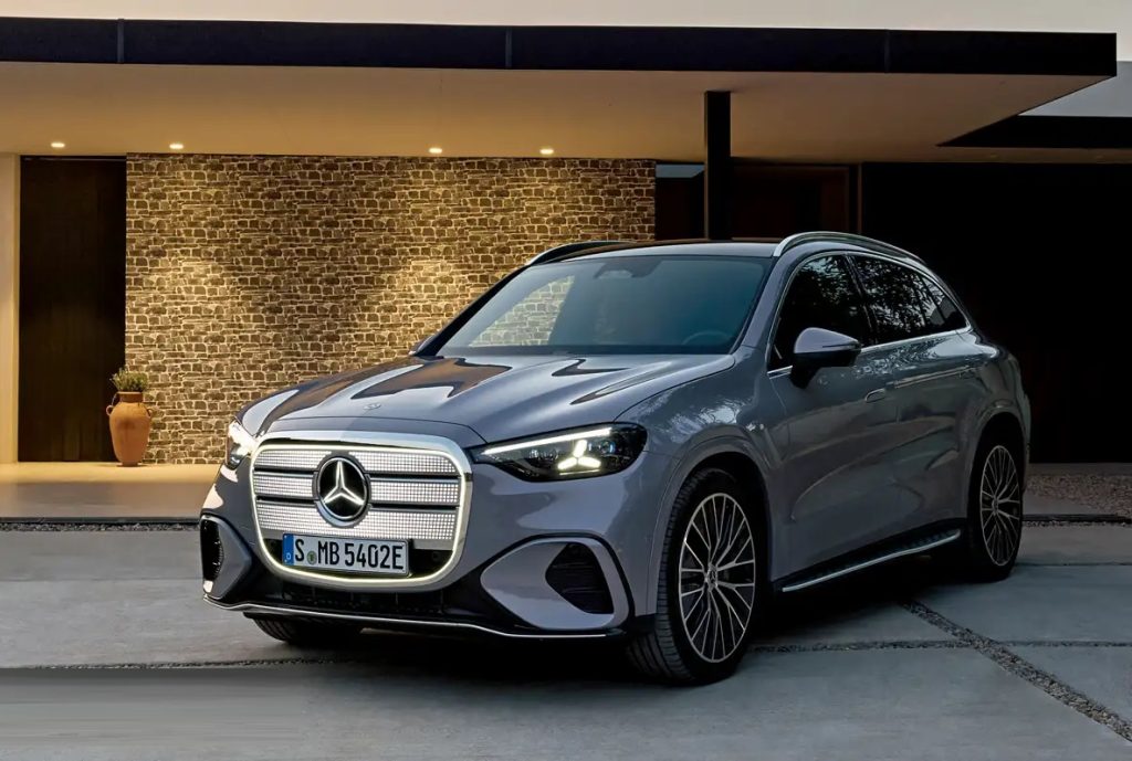Νέα ηλεκτρική Mercedes GLC: Στην «αρένα» απέναντι στην BMW iX3