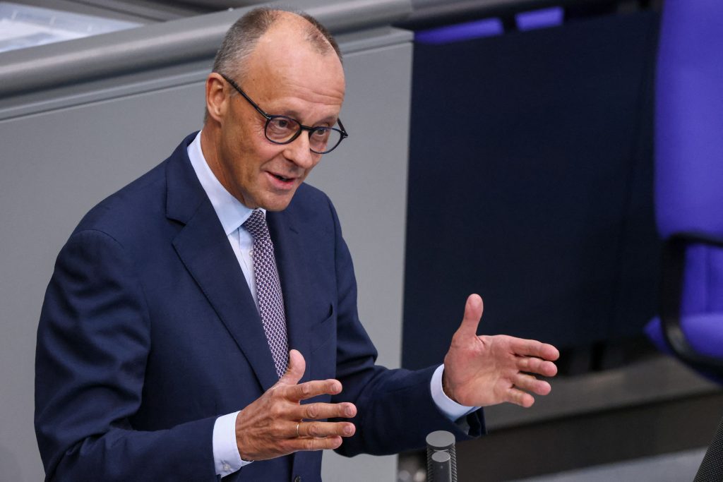 Μερτς: Ζητεί συναίνεση για αναγκαίες αλλαγές – «Βιώνουμε μία από τις πιο δύσκολες περιόδους»