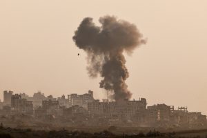 Εκρήξεις σημειώθηκαν στην Ντόχα και σε πόλεις των Ηνωμένων Αραβικών Εμιράτων