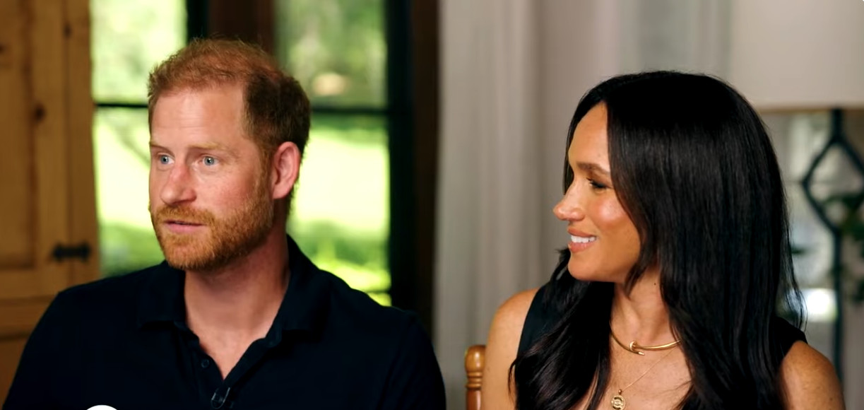 Εμφάνιση - έκπληξη του Χάρι και της Μέγκαν στο ντοκιμαντέρ για τα 70 χρόνια της Disneyland (video)