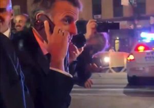 «Με σταμάτησαν για να περάσεις εσύ» – Ο Μακρόν τηλεφώνησε στον Τραμπ για να ανοίξουν οι δρόμοι στη Νέα Υόρκη