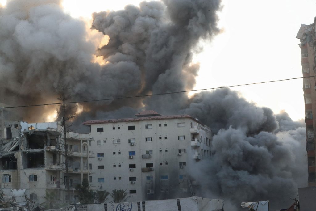 Ισραήλ: Ο στρατός βομβάρδισε την πολυκατοικία Αλ Ρούγια στην Πόλη της Γάζας – Δεν υπάρχουν θύματα