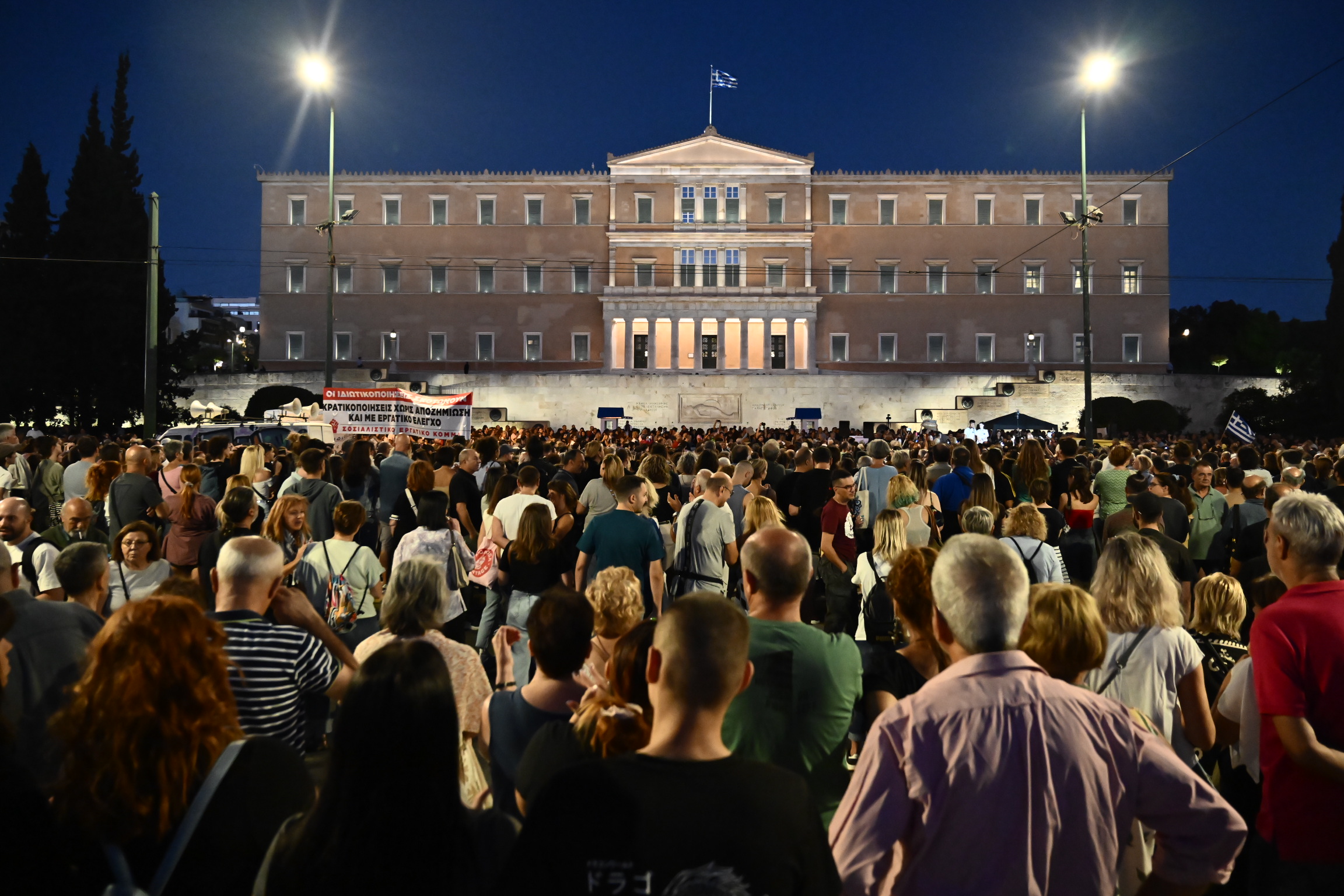 Επιστροφή στη σκιά της τραγωδίας των Τεμπών